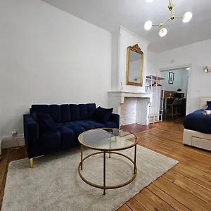 Appartement Chic, Contemporaine Au Pied De La Cathedrale, Vienne (Isere)