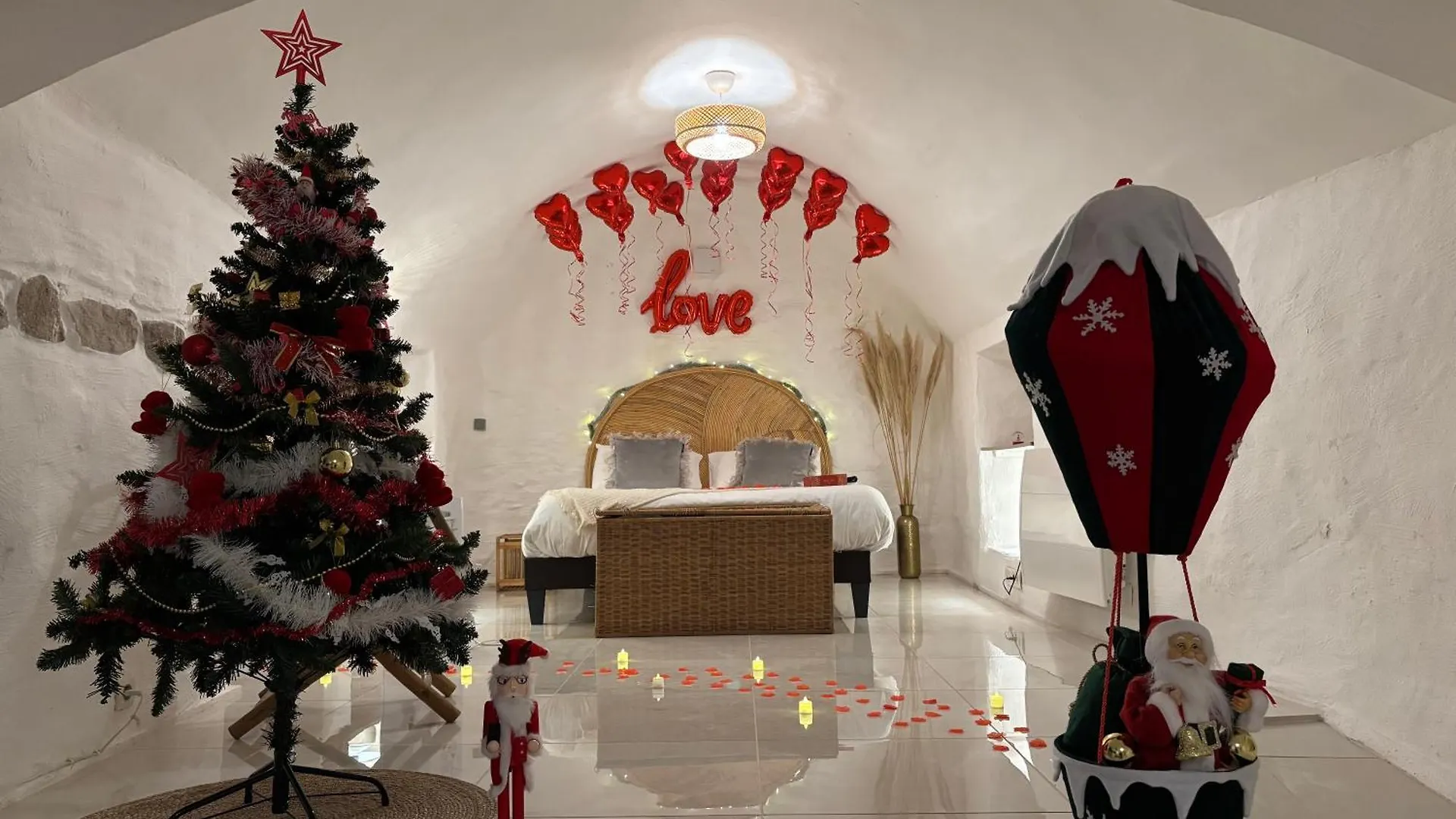 Le Temple D\'Aphrodite, Appartement Avec Spa contacts